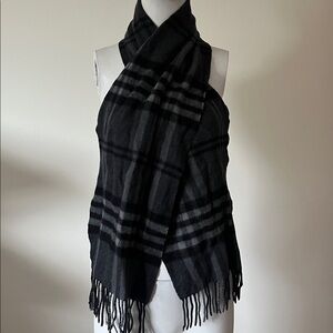 Enzo Mantovani Cashmere Wool Black and Gray Plaid Scarf